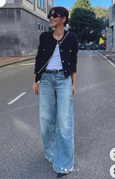 Elevated Tshirt Outfits, Wild Leg Jeans Outfit, Palazzo Jeans Outfit, Wide Leg Jeans Outfit Fall, Jeans Outfit For Work, Jeans Outfit Fall, Look Jean