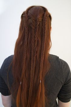 Silvousplaits Hairstyling is creating Hair tutorials | Patreon Fishtail Braid Hairstyles, Halloween Hair, Hair Tutorials, Fish Tail Braid, Grunge Hair, Hair Dos