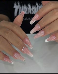 Ongles Bling Bling, Nagel Tips, Gradient Nails, Nail Length, Stick On Nails, Prom Nails, Artificial Nails, Valentines Nails, Long Acrylic Nails