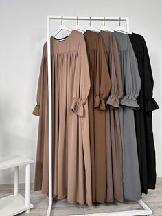 Islamic Modest Fashion, Muslimah Fashion Casual, Abaya Collection, Female Clothes Outfits, Popular Clothing Styles, Moslem Fashion, Modest Casual Outfits, Muslimah Outfit, Hijab Collection