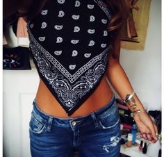 Bandana Cropped Top                                                                                                                                                                                 More Outfits Cena, Crop Top Elegante, Bandana Tops, Outfit Maroon, Bandana Outfit, Bandana Girl, Bandana Top, Diy Tops, Diy Vetement