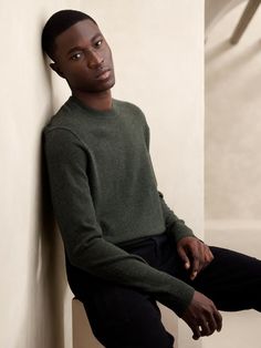 This soft crew-neck sweater is knitted using our 12 gauge cashmere—an ideal choice for all seasons. Good Cashmere Standard™: The cashmere for this product is produced according to the Good Cashmere Standard™, which aims to improve the welfare Law School Outfit, Duo Poses, Men's Portrait Photography, Male Portrait Poses, Black Male Models, Support Local Farmers, Mens Fashion Editorial, Old Money Style, Character Inspo