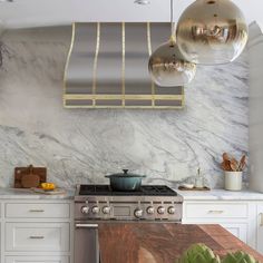 Sloped Shape Decorative Stainless Steel Custom Hood-SINDA Luxury White Kitchens, Master Bath Design, White Marble Kitchen, Kitchen Ventilation, Marble Countertops Kitchen, Kitchen Hoods, White Cabinetry, Luxury Kitchen Design, Gorgeous Kitchens