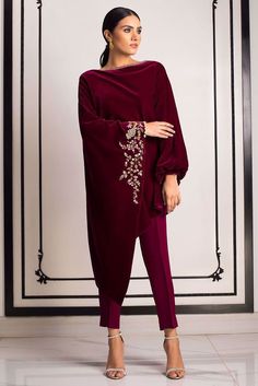 Red Velvet Shirt, Gown Dress Design, Dress Design Ideas, Indian Tunic, Plain Pants, Tunic Designs, Pakistani Fashion Party Wear, Velvet Gown