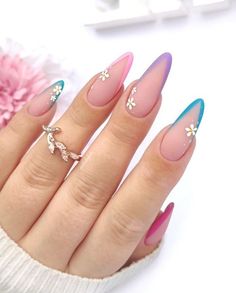 Modern Nail Art, Fun Nail Colors, Flower Nail Designs, Spring Nail Art, Nail Designs Spring, Floral Nails, French Tip Nails