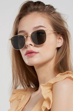 Popular Eyeglass Frames, 70s Sunglasses, Glasses Trends, Chic Sunglasses, Trendy Glasses, Look Retro, نظارات شمسية