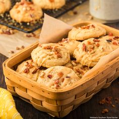 Maple Cookies Maple Cookies Recipe, Maple Desserts, Maple Cookies, Cookie Table, Hot Chocolate Cookies, Maple Glaze, Cookie Cups, Sugar Maple, Oatmeal Chocolate Chip Cookies