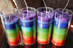 there are many candles with different colors in them