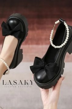 Lasaky - Contemporary Mary Jane Shoes featuring Delicate Butterfly Bow and Elegant Pearl Accent, Enhanced with Non-Slip Thick Sole. Mary Janes Chunky Heels, Chunky School Shoes, Chunky Mary Janes, Buckle Outfits, Zapatos Mary Jane, Heels Chunky, Butterfly Bow, Shoes Big, Luxury Party