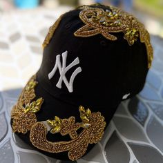 Hat Outfit Fall, Birthday Attire, Which Hat, Custom Streetwear, Embroidery Custom, Painting Shoes, Hat Holder