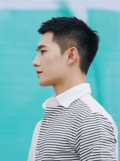 Haircut Glasses, Model Hairstyle, Chinese Men, Men Haircut, Chinese Man, New Haircuts, Mens Hairstyles Short, Undercut