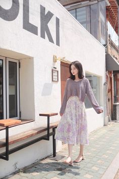 Korean Skirt Outfits, Aesthetic Korean Fashion, Skirt Outfits Korean, Modest Girly Outfits, Korean Skirt, Fashion Outfit Ideas, Aesthetic Korean, Korean Fashion Outfits