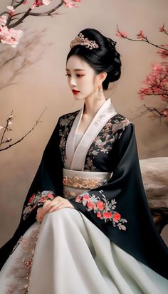 Chinese Woman Traditional, Chinese Hanfu Princesses, Hanfu Princess, Medieval Japanese, Chinese Princess Dress, Ancient Chinese Dress