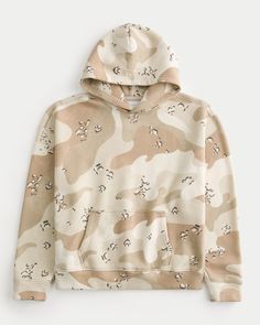 A super soft fleece hoodie with an all-over camo pattern. Long sleeves. Boxy Fit. Camo Hoodie, Teen Clothing, Men's Tops, Birthday Gift For Him, Hoodie Top, Clothing For Women, Outfits For Teens, Fleece Hoodie, Hollister