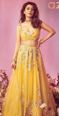 Lemon Colour Lehenga, Yellow Aesthetic Lehenga, Fitted Net Choli With Cutdana, Yellow Organza Choli For Wedding, Organza Lehenga With Lace Work For Party, Party Lehenga In Organza With Lace Work, Festival Net Gown, Wedding Choli With Lace Work For Festivals