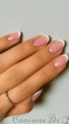 Short Minimalist Nails French Tip, Nails Kurz