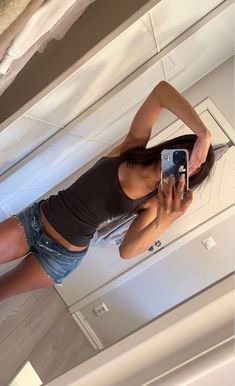 Body Self Care, Clean Girl Outfit, Mirror Flicks, 200 Followers, Streetwear Inspo, Fitness Inspiration Body, Ootd Summer, Foto Ideas Instagram, Inspiration Fashion