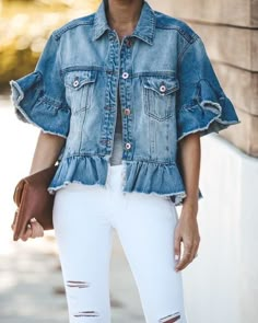 How To Wear Denim Jacket, Ruffled Denim Jacket, Cute Jean Jackets, Look Jean, Stil Boho, Denim Outerwear, Refashion Clothes, Denim Design