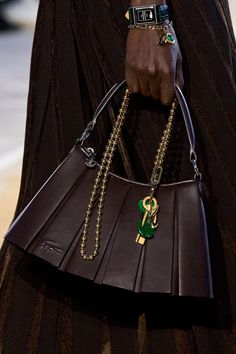 Lacoste Bag, Purse Trends, Expensive Bag, Hot Bags, Women's Bags By Shape, Women's Bags By Style, Brown Handbag, Pretty Bags