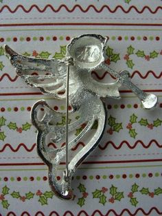 Gorgeous Vintage Brooch would make a wonderful Christmas Gift for that Vintage sisterfriend, measures approx 2 1/2 long, closure still tight. Silver Brooches For Christmas Party, Silver Christmas Party Brooch, Silver Christmas Party Brooches, Vintage Angel, Vintage Brooch, Vintage Brooches, Collectable Items, Poland, Christmas Gift