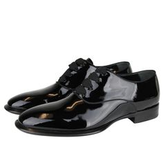 Made of Patent Leather, Leather lining; Leather sole; Style: Oxfords; Width: Medium (D, M); Original Gucci box, tags and authenticity card included; Made in Italy Evening Patent Leather Oxfords With Leather Sole, Luxury Patent Leather Oxfords For Formal Occasions, Luxury Patent Leather Oxfords For Business, Luxury Patent Leather Business Oxfords, Classic Black Leather Shoes For Party, Designer Goodyear Welted Dress Shoes For Galas, Evening Oxfords With Leather Sole And Plain Toe, Designer Patent Leather Plain Toe Oxfords, Designer Formal Wingtip Leather Shoes