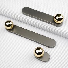 Moderne greb (CC-mål: 128 mm) - Grebet Modern Handles For Cabinets, Handles For Cabinets, Wardrobe Knob, Door Pull Handle, Simple Wardrobe, Door Pull Handles, Pull Handles