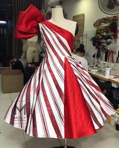 MollyNguyenDesign on Instagram: "Our lovely Dress for our special client ❤️❤️❤️" Holiday Dress Sewing, Christmas Couture Fashion, Christmas Dress Up Ideas, Christmas Costumes Ideas, Diy Christmas Dress, Christmas Clothes Ideas, Vintage Christmas Dresses, Christmas Theme Dress, Christmas Costume Ideas