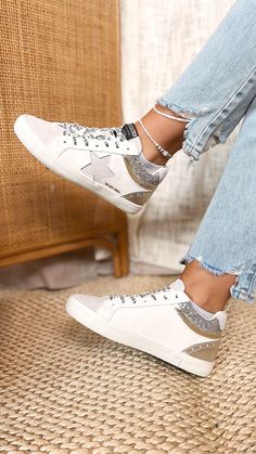 We love this tennies! They are the perfect mix of low & high top. Synthetic, leather & suede upper. Round toe. Vintage Havana, Top Vintage, Puma Fierce Sneaker, Synthetic Leather, Vintage Tops, Wedding Sneaker, Havana, High Top, Low Top