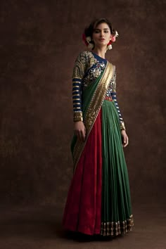 So Sabyasachi-esque Bridal Colors, Bridal Trousseau, Lehenga Wedding, Indian Bridal Wear, Indian Bridal Fashion, Indian Couture, Stylish Sarees, Indian Designer Outfits