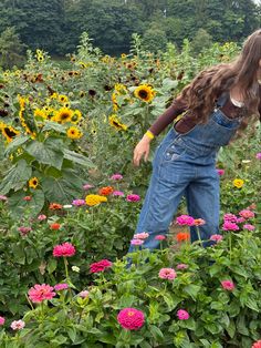 Flowers Outfit Aesthetic, Junecore Outfits, Summer Overalls Aesthetic, Overalls Garden, Late Bloomer Aesthetic, Gardener Aesthetic Outfit, Gardener Outfit, Flower Overalls, Cute Cottagecore Overalls