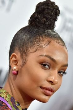 Afro bun hairstyle ideas | Hairstyle tutorial ideas Bun Hairstyles For Black Women, Curly Hairstyle Ideas, Yara Shahidi, Natural Hair Bun Styles, Hairstyles For Black Women, Box Braids Hairstyles, Hair Photo