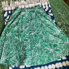 Nwt Maxi Button Down So Much Material! Pockets So Amazing Kelly Green Floral Print Elastic Waistband Waist 24” Length 42” Button Down Maxi Skirt, Tabitha Brown, Grey Maxi Skirts, Comfy Skirt, Blue Maxi Skirt, Flowy Maxi Skirts, Cotton Maxi Skirts, Lularoe Maxi Skirt, Grey Maxi