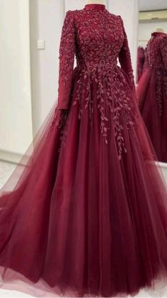 Bridal Gowns Indian Receptions, Reception Dress Indian, Burgundy Prom Dresses, Engagement Dress For Bride, Simple Long Dress, Reception Gowns, Burgundy Prom