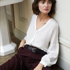 Nwt Comptoir Des Cotonniers V-Neck Blouse (Off White) Main Fabric: 100% Silk Item# Gaucelin_0009 Colourwhite - V-Neck Blouse - Long Balloon Sleeves With Buttoned Cuffs - Visible Button Tab V-neck Blouson Sleeve Work Tops, Classic V-neck Blouse For Daywear, Feminine V-neck Top For Workwear, Elegant White V-neck Top For Work, Elegant V-neck Blouse For Brunch, Feminine V-neck Blouse For The Office, White V-neck Top For Spring Workwear, White V-neck Blouse For Work, Elegant White V-neck Blouse