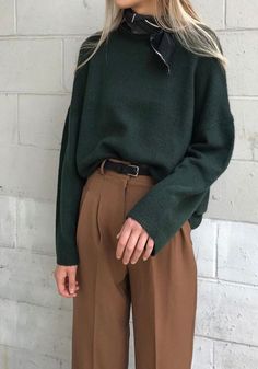 Dark Academia Outfit Winter, Fall Dress Ideas, Winter Vintage Outfits, Dark Academia Fashion Pants, Dark Academia Outfit, Professional Work Outfit, Estilo Indie, Trouser Outfit