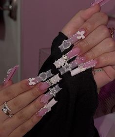 Nails Art Simple, Nail Art 2022, Design Nails Art, Nail Art Aesthetic, Nail Art Trendy, Nail Art 2023, Nail Art For Short Nails, Art For Short Nails, Girly Acrylic Nails