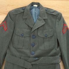 VTG ORIGINAL USMC BLOUSE DRESS UNIFORM 1986 ENLISTED FIRST CLASS SIZE  MEASUREMENTS  38R ( please check all measurement ) 19' inches ARM PIT TO ARM PIT 30' inches NECK TO BOTTOM 26' inches SLEEVE LENGTH 22' inches WAIST 21' inches ARM PIT TO BOTTOM HEM 17''inches SHOULDER TO SHOULDER  VERY GOOD VINTAGE CONDITION OVERALL BUT PLEASE CHECK ALL PICTURES  SHIPPING : WE SHIP WORLDWIDE " USA $ 10 / ASIA or EUROPE $45 Please check my Ebay store " KING OF VINTAGE"  IF YOU WIN THIS AUCTION YOU AGRE TO PAY Formal Long Sleeve Uniform, Military Uniforms Long Sleeve Formal, Military Style Long Sleeve Formal Uniforms, Formal Military Uniform With Long Sleeves, Long Sleeve Military Formal Uniforms, Fitted Long Sleeve Military Uniforms, Fitted Long-sleeved Military Uniforms, Blouse Dress, First Class