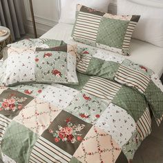 Bedding Vintage Bedding Set, Quilted Curtains, Dream Dorm Room, Pastel Bedding, Flower Comforter, White Bunk Beds, Dream Dorm