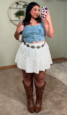 Plus Size Ranch Outfit, Themed Festival Outfits, Western Line Dancing Outfit, Country Festival Outfit Midsize, Plus Size Cowgirl Boots Outfit, Mid Size Country Outfits, Western Style Outfits Plus Size, Nashville Outfits Going Out Plus Size, White Skirt Country Outfit