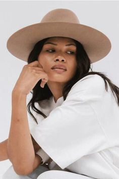 hat Chic Flat Brim Felt Hat, Chic Flat Brim Felt Hat For Everyday, Chic Everyday Felt Hat With Flat Brim, Modern Everyday Hats, Modern Curved Brim Hat For Fall, Modern Wide Brim Hat For Everyday, Modern Adjustable Hats For Everyday, Modern Curved Brim Fall Hats, Modern Adjustable Hat For Everyday