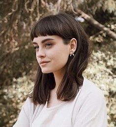 Short Fringe Round Face, Baby Bangs Long Hair Straight, Baby Bangs Shoulder Length Hair, Round Face Micro Bangs, Microbangs Straight Hair, Micro Bangs With Long Hair Round Face, Baby Bangs Straight Hair, Baby Bangs Haircut, Micro Fringe Long Hair