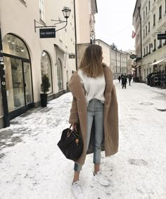 Best Winter Jackets, Fall Fashion Coats, School Looks, Women's Jackets, Casual Winter Outfits, Winter Fits, Fall Winter Style, Casual Fall Outfits, Cold Outside