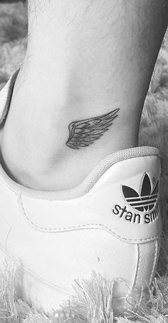 Angel Wing Ankle Tattoo, Angel Wings Tattoo Ideas, Angel Wings Tattoos, Wings Tattoo Ideas, Wings Tattoo Meaning, Stansmith Adidas, Wings Tattoos, Ankle Tattoo Men, Angel Wing Tattoo