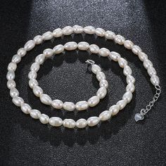 HENGSHENG Small Size 4.5-5.5mm Natural Freshwater White Pearl Rice Shape Fashion Versatile S925 Shape Fashion, White Pearl Necklace, Small Beads, Chain Fashion, Real Pearls, Pearl Types, 925 Sterling Silver Chain, Freshwater Cultured Pearls, Girls Jewelry