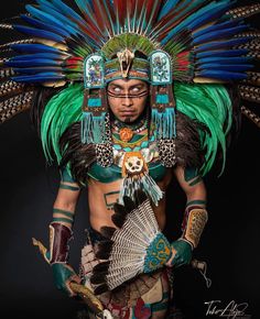 Aztec Cosplay, Mayan Headdress, Mexican American Culture, Jungle Animal Art, Aztec Mask, Native American Drawing, Aztec Artwork