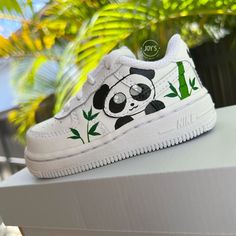 Baby Panda Custom Air Force 1 Baby, Toddler, Little Kids Sneakers Low -Our current processing time is 3-4 weeks. We try hard to deliver as fast as we can. The best things are worth the wait. -Size Guide: Baby & Toddler (1C - 10C.) Little Kids (10.5C - 3Y) -Exactly as shown in the picture. -Lace Locks included. -Anti Crease Protector Included. -Applied Special Acrylic Paint for Shoes and Finisher for more Durability. -Waterproof and flexible. -Made in the US. -100 % Authentic Air Force 1 Sneakers Paint For Shoes, Toddler Artwork, Zapatillas Air, Panda Items, Air Force 1 Sneakers, Custom Air Force 1, High Sneakers, Baby Panda, Baby Sneakers