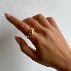 This gold ring has a unique and beautiful shape, made of stainless steel and gold. - gold filled- stainless steel and gold- non-tarnishing- Style: Minimalist Chunky Ring, Dome Ring, Chunky Rings, Gold Filled Ring, Cross Ring, Domed Ring, Stackable Ring, Style Minimalist, Ring Gold