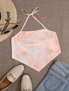 Cute Outfits Simple, Bershka Outfit, Outfits Simple, Womens Halter Tops, Top Halter, Trendy Summer Outfits, Clothing Photography, Women Tank Tops, Crop Top Outfits