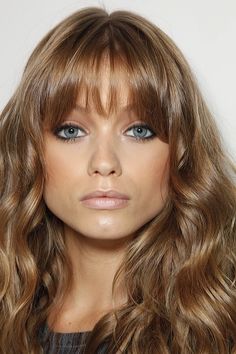 dark ash blonde hair.... I'd like to try this color Dark Golden Brown Hair, Longer Bangs, Big Bangs, Dark Ash Blonde Hair, Light Golden Brown Hair, Bangs Style, Pretty Lips, Golden Brown Hair Color, Golden Brown Hair