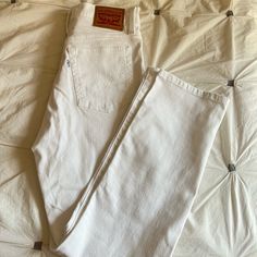 Brand New With Tags White Levi Straight Jeans White Levis, White Denim Jeans, Levi Jeans Women, Size 28 Jeans, Levi's 501, Levis 501, Jeans Color, Levi's Jeans, White Denim